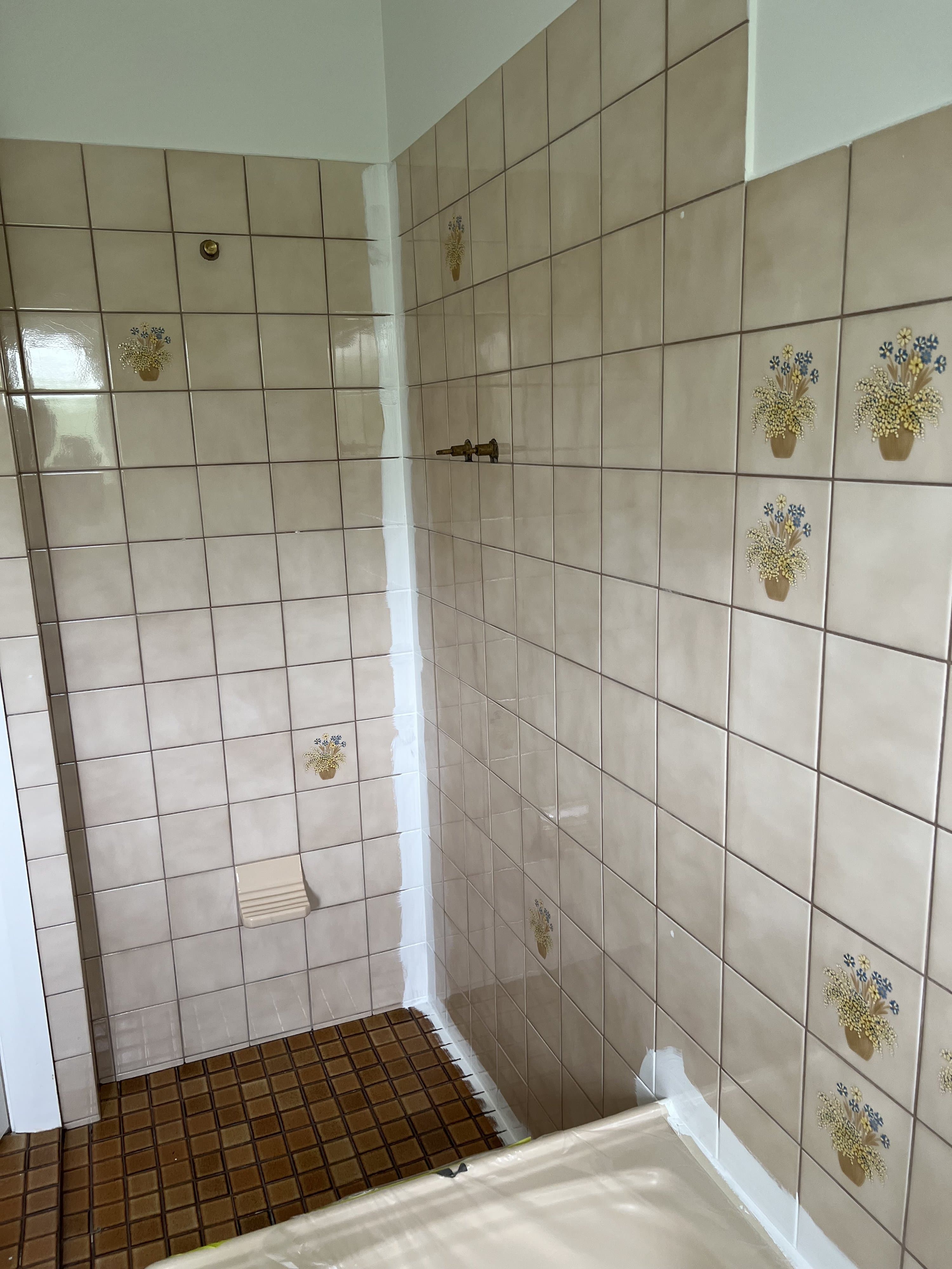 Bathroom tile resurface, before